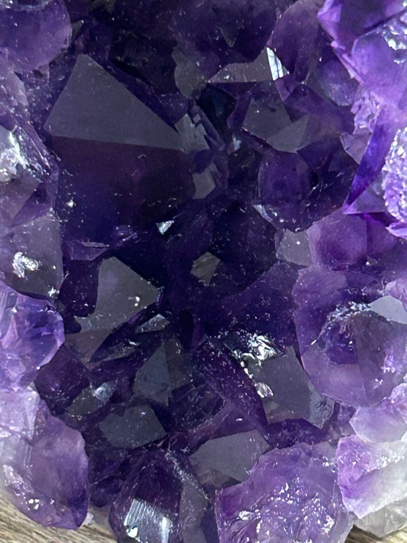 ウルグアイ産　 アメジストカルサイト共生　置物