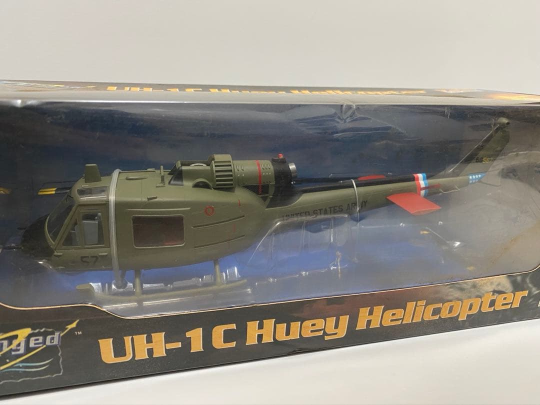 UH-1C ヒューイ　ヘリコプター　1970 クーガーズ