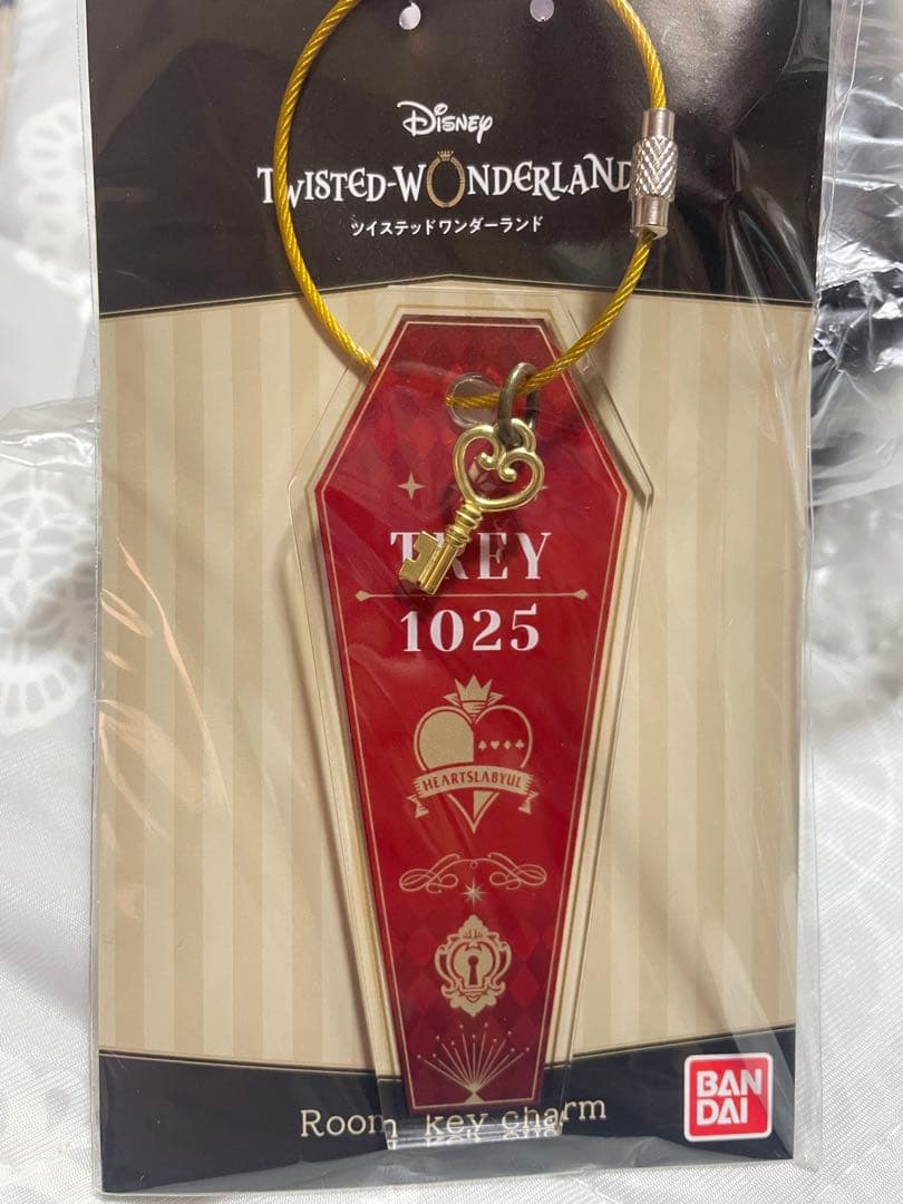 ツイステ　棺型ポーチ　チャーム　キーホルダー　ルームキー　ハーツラビュル　トレイ
