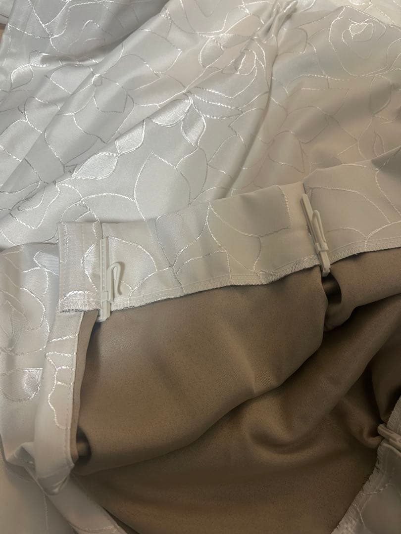 ニトリ　レースカーテン　ドレープカーテンのセット