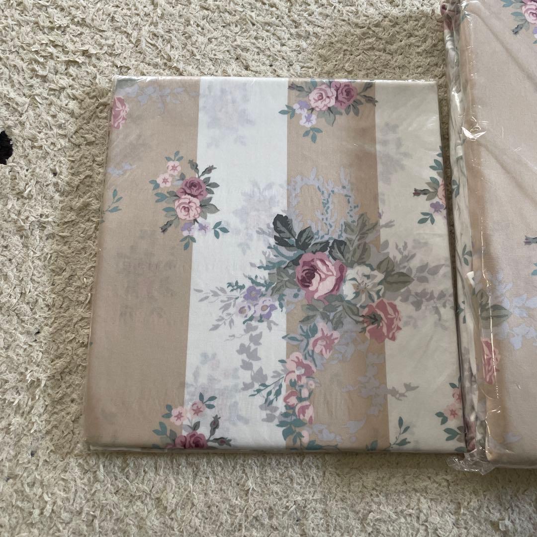 値下げしました！新品⭐︎ローラアシュレイ のボックスシーツと掛けカバーと枕カバー