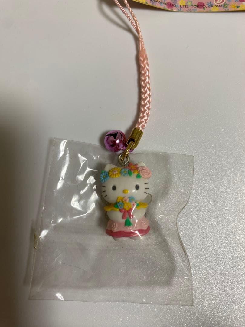 【未開封品】ハローキティ ストラップ 根付け お花屋さん限定