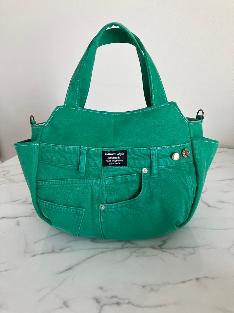 1090 4✳B　大きめ緑色デニムリメイクバック　ハンドメイド　1点物