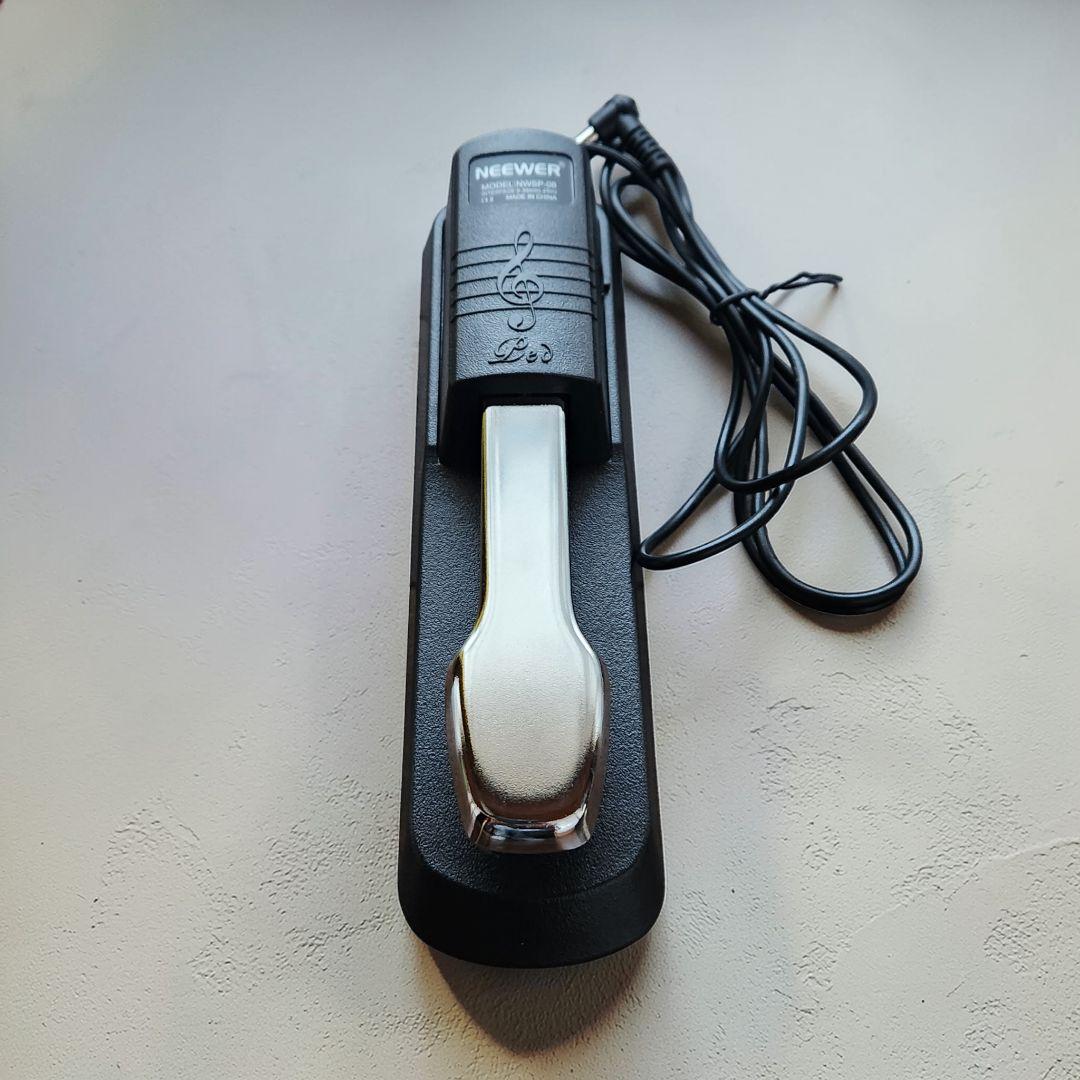 【超美品】KORG KROSS2-61 Pearl White ケース付