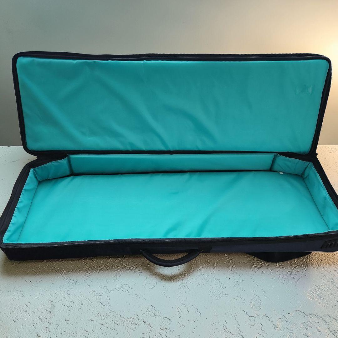 【超美品】KORG KROSS2-61 Pearl White ケース付