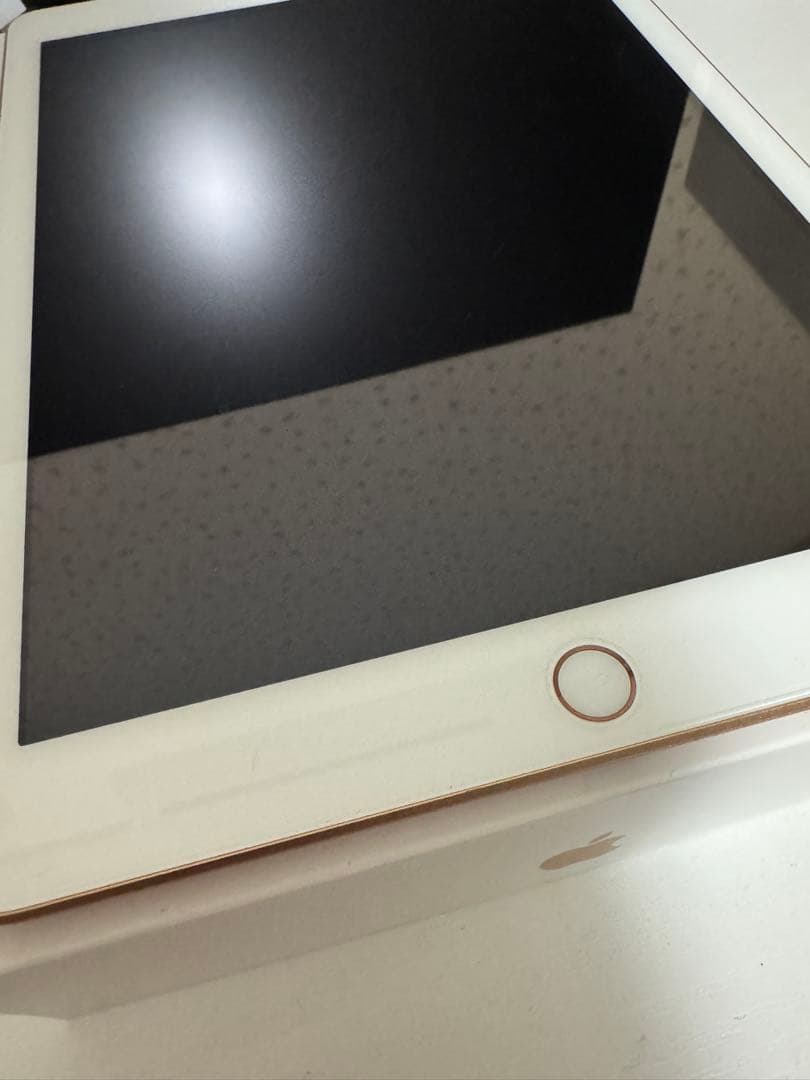 iPad(6th Generation)完動品 ※本体と箱のみ、付属品なし