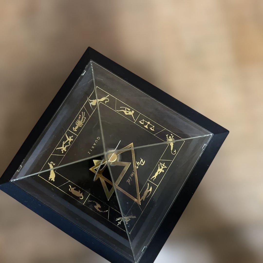 Quartz pyramid TAKANE made in japan中古品。