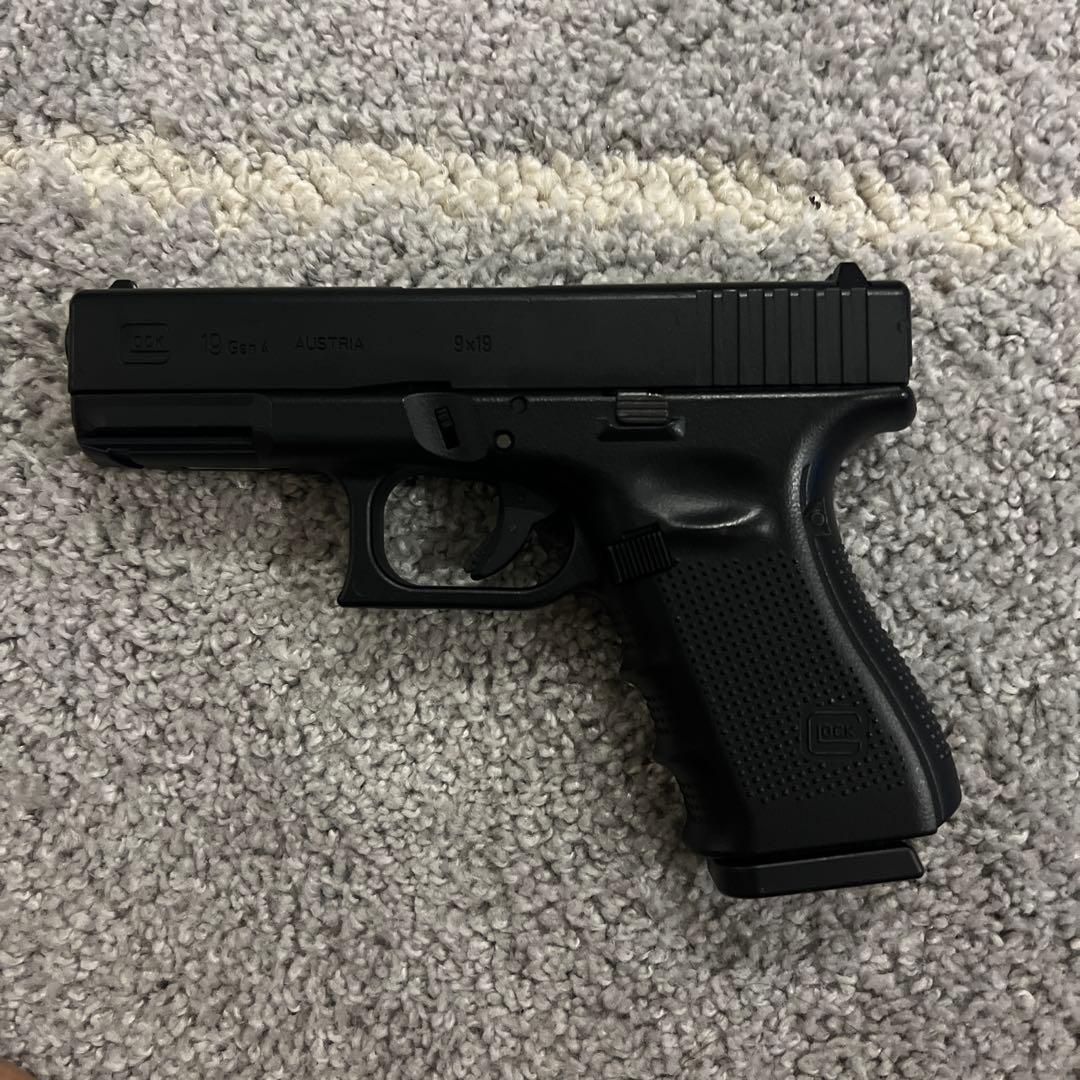 東京マルイ Glock 19 Gen.4 ガスガン ロングマガジン付き