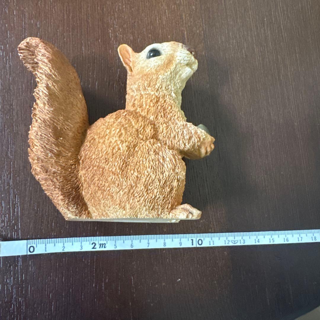 カスターニャ　 ウサギとリスの樹脂置物セット