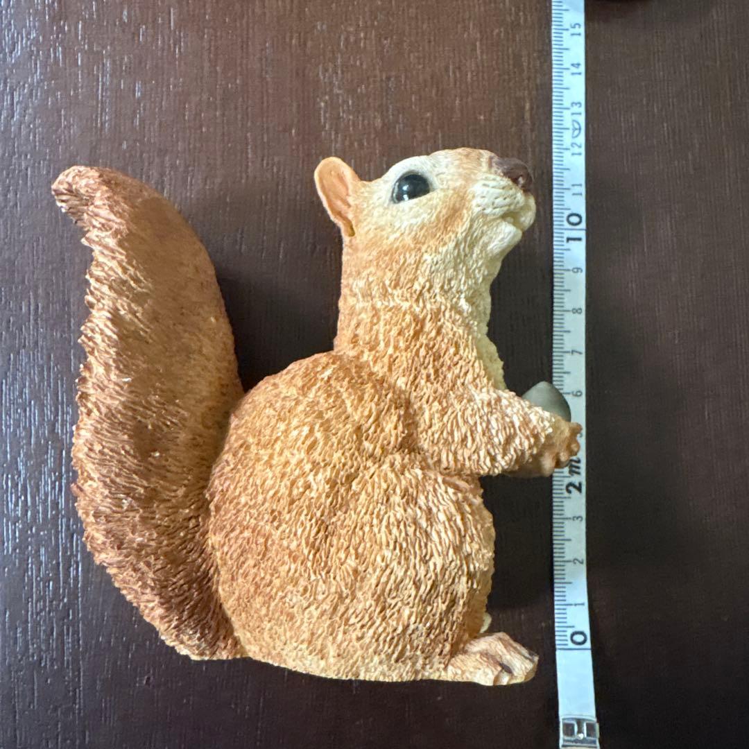 カスターニャ　 ウサギとリスの樹脂置物セット