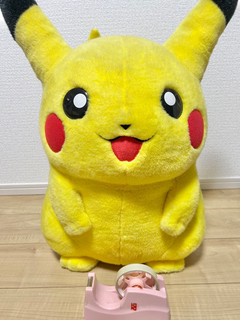 TOMY AG 初期ピカチュウ 超特大 ぬいぐるみ 等身大より大きい！