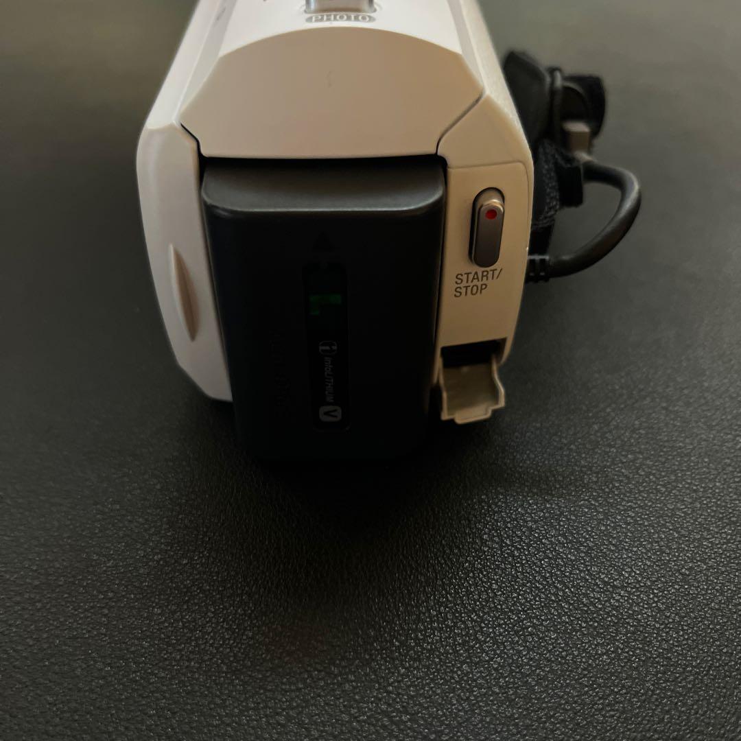 【美品】SONY HDR-CX670 ハンディカム 9.2メガピクセル