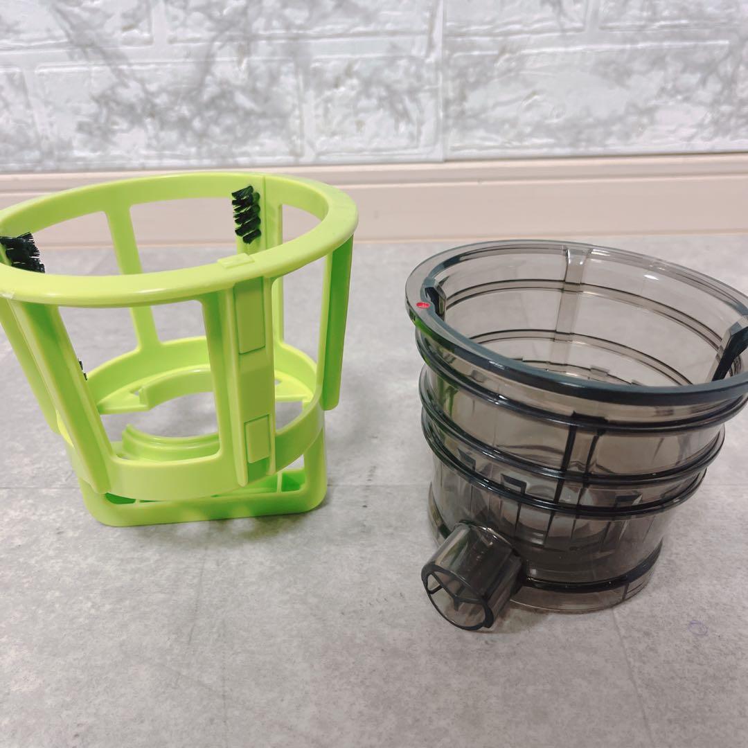 【美品】Kuvings クビンズ EVO-800 ホールスロージューサー