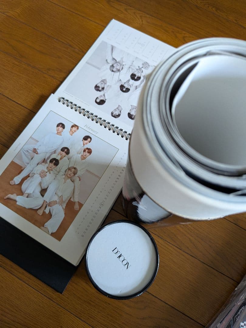 【グッズ詰め合わせ】BTSコレクションまとめ売り特大クッション、トレカなど