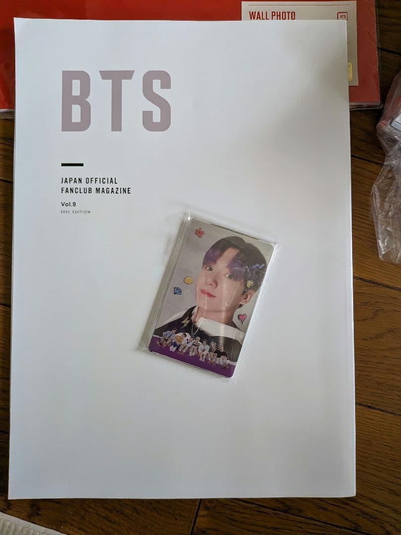 【グッズ詰め合わせ】BTSコレクションまとめ売り特大クッション、トレカなど