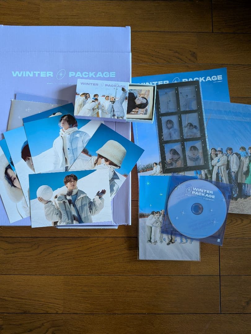 【グッズ詰め合わせ】BTSコレクションまとめ売り特大クッション、トレカなど