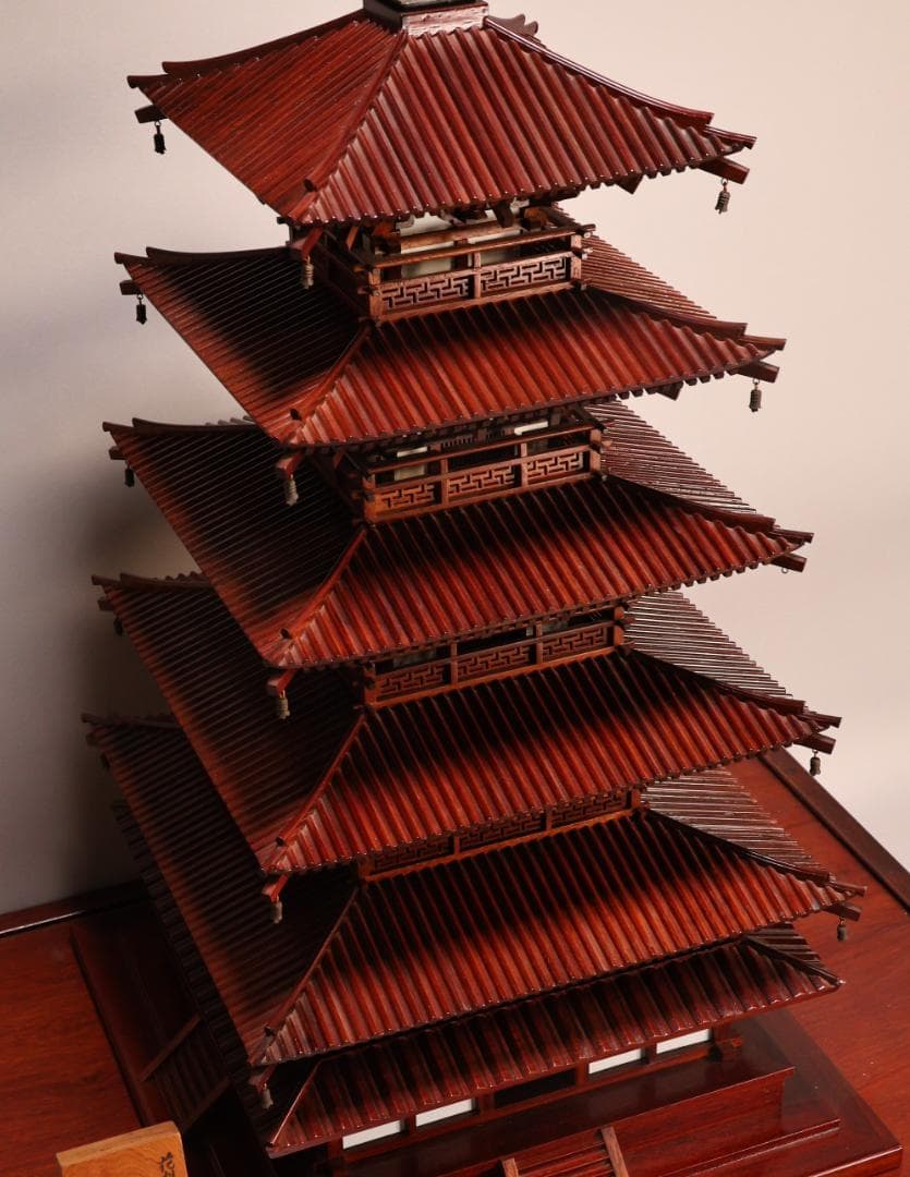 BK249　香風作　花梨製模型国宝　法隆寺五重塔　高79cm