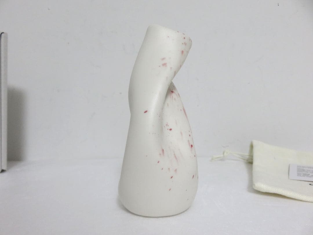 Completedworks フラワーベース ホワイト レッド 花瓶 一輪挿し