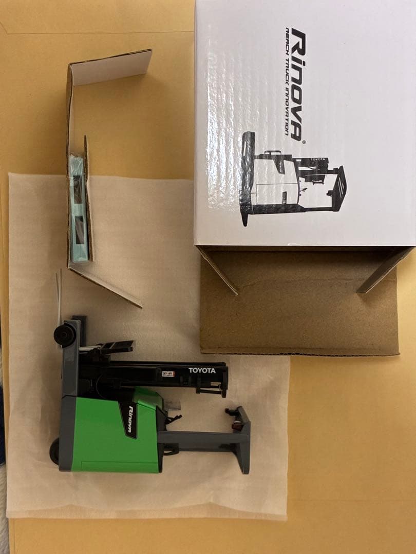 Rinova リーチフォークリフト