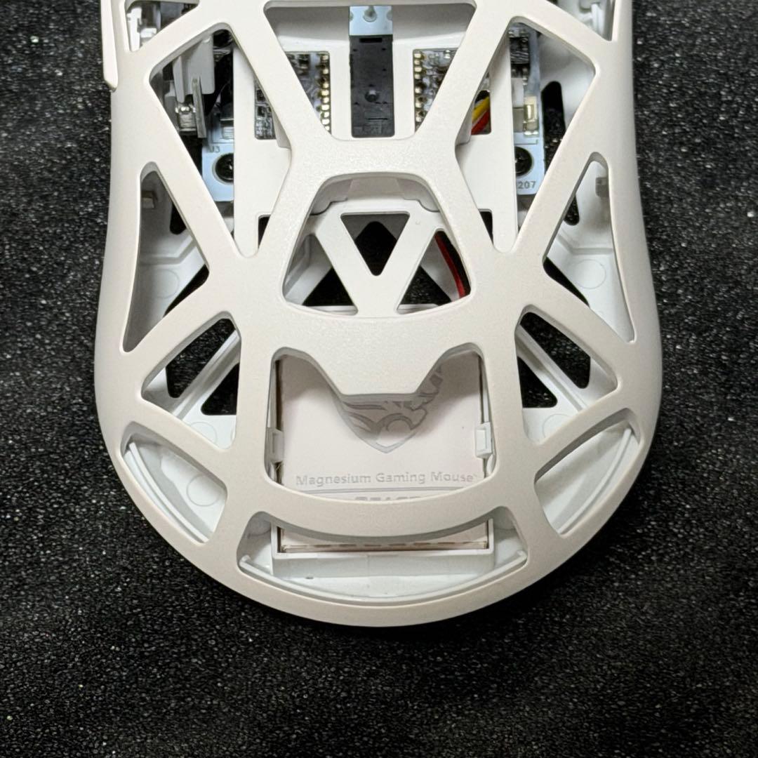 【美品】WLMOUSE Beast X Mini Pro サイド穴なし