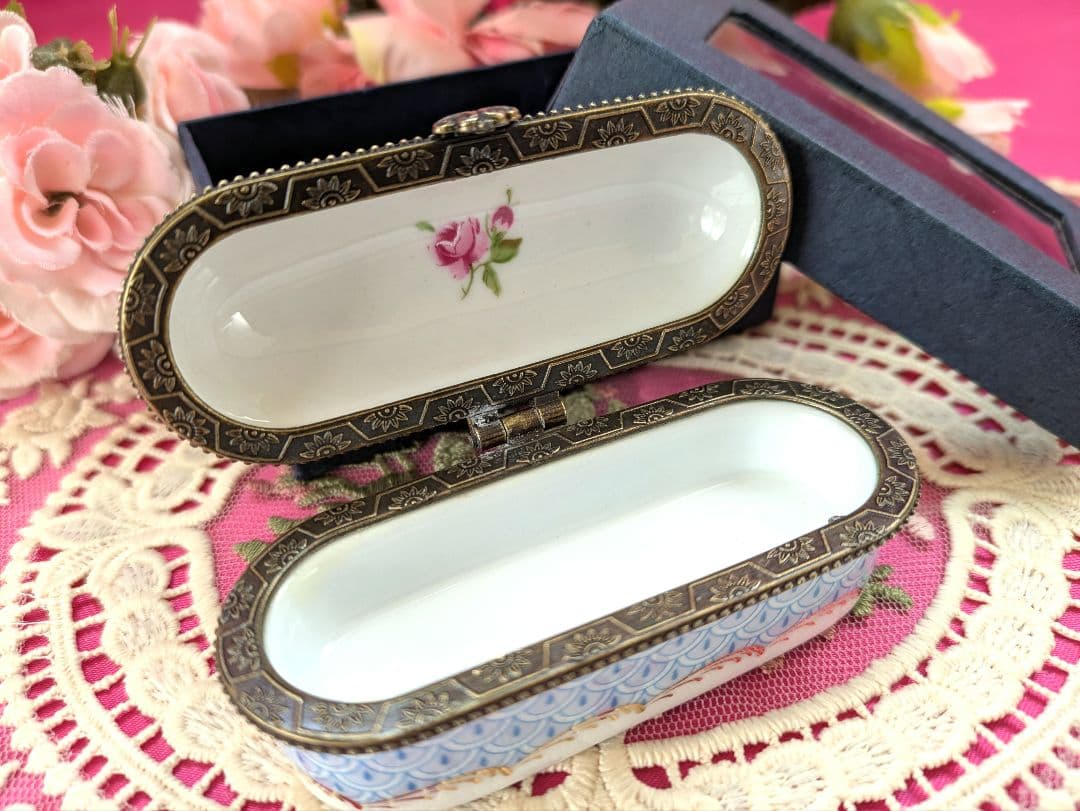 2月のお値下げ✽仏リモージュボックス✽ピルケース✽VINTAGE(修復アリ品)