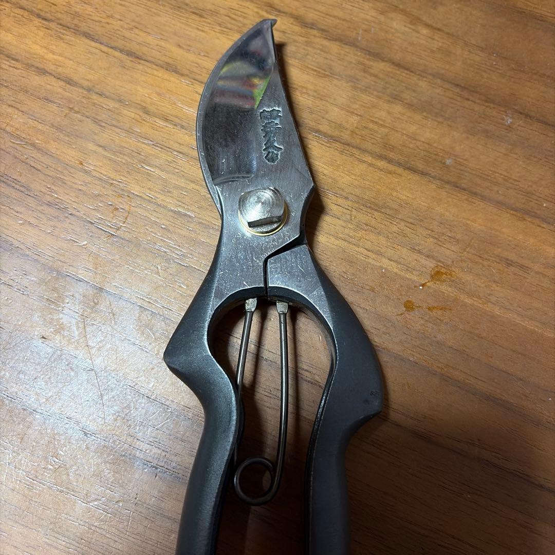 新品未使用　左利き剪定鋏