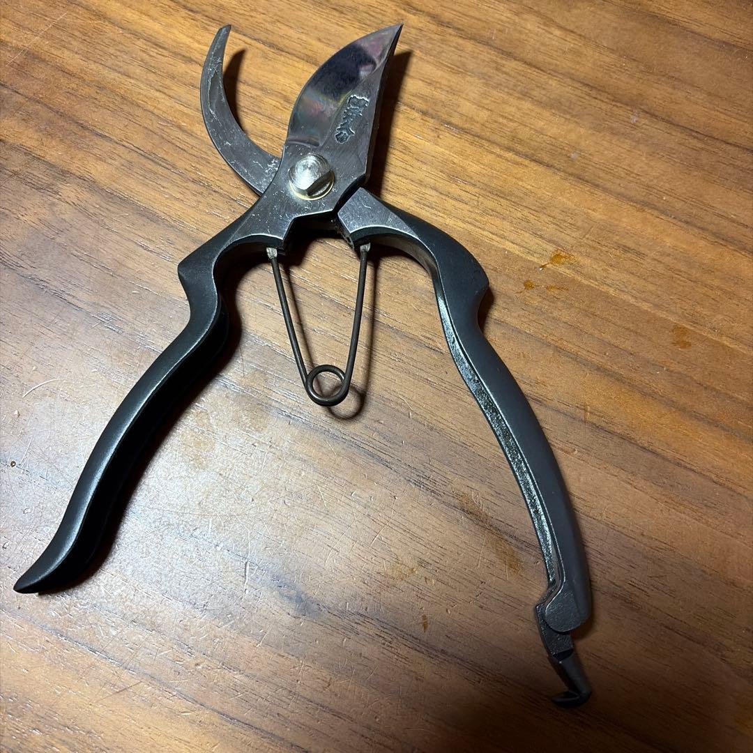 新品未使用　左利き剪定鋏