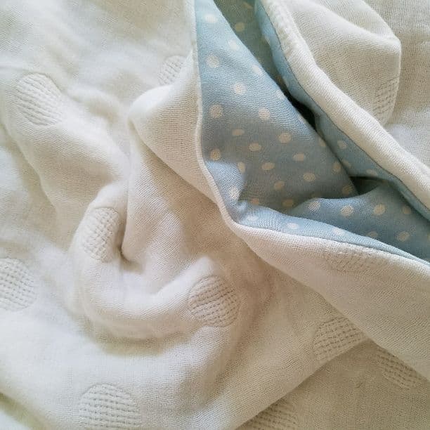 50×70☆FUWARA雲のガーゼと水色ドットのガーゼケット