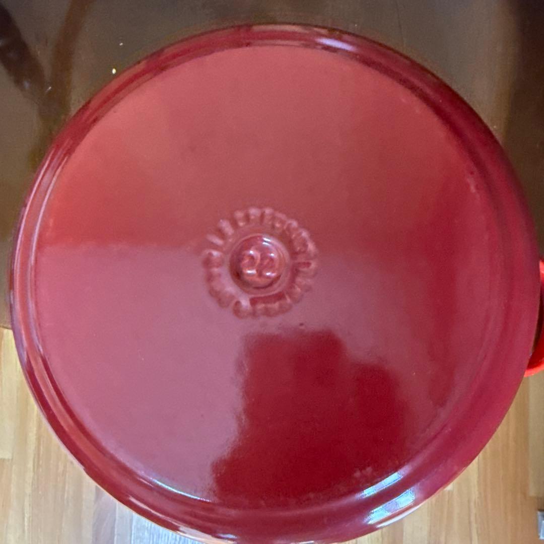 【お値下げ中】ルクルーゼ 22cm ホーロー　両手鍋　チェリーレッド