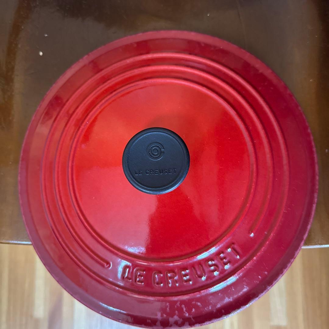 【お値下げ中】ルクルーゼ 22cm ホーロー　両手鍋　チェリーレッド