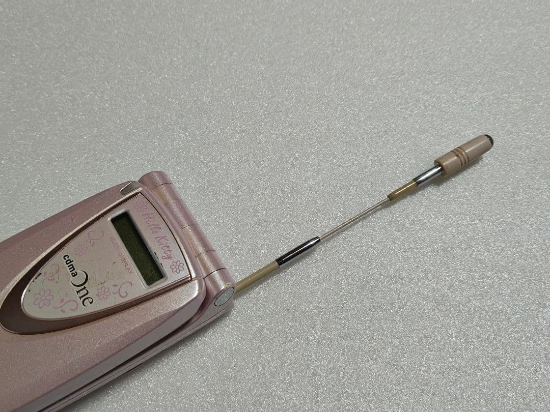 希少ハローキティ 携帯 cdmaOne C401SA 起動可 ジャンク