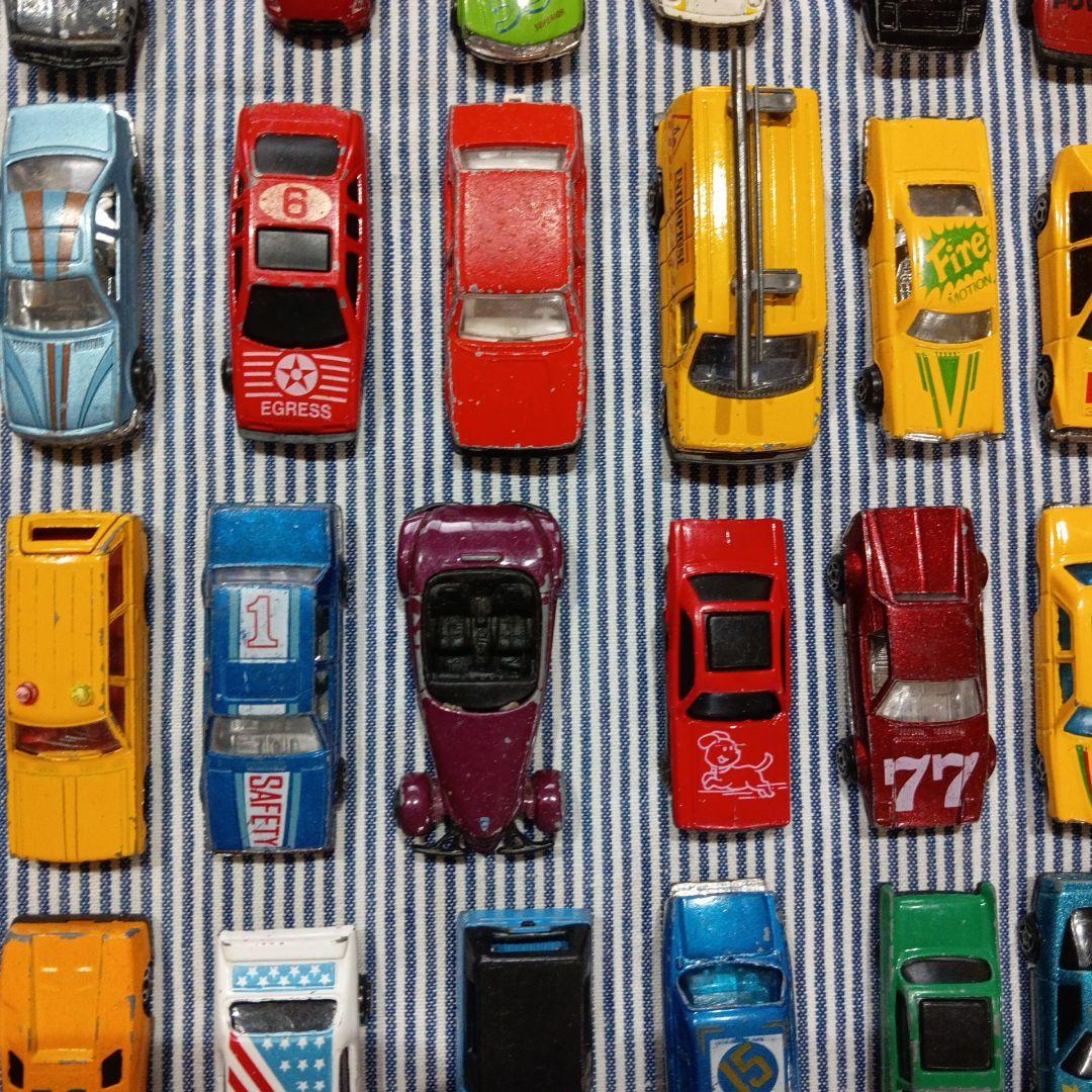 約100台の多様なミニカーセット