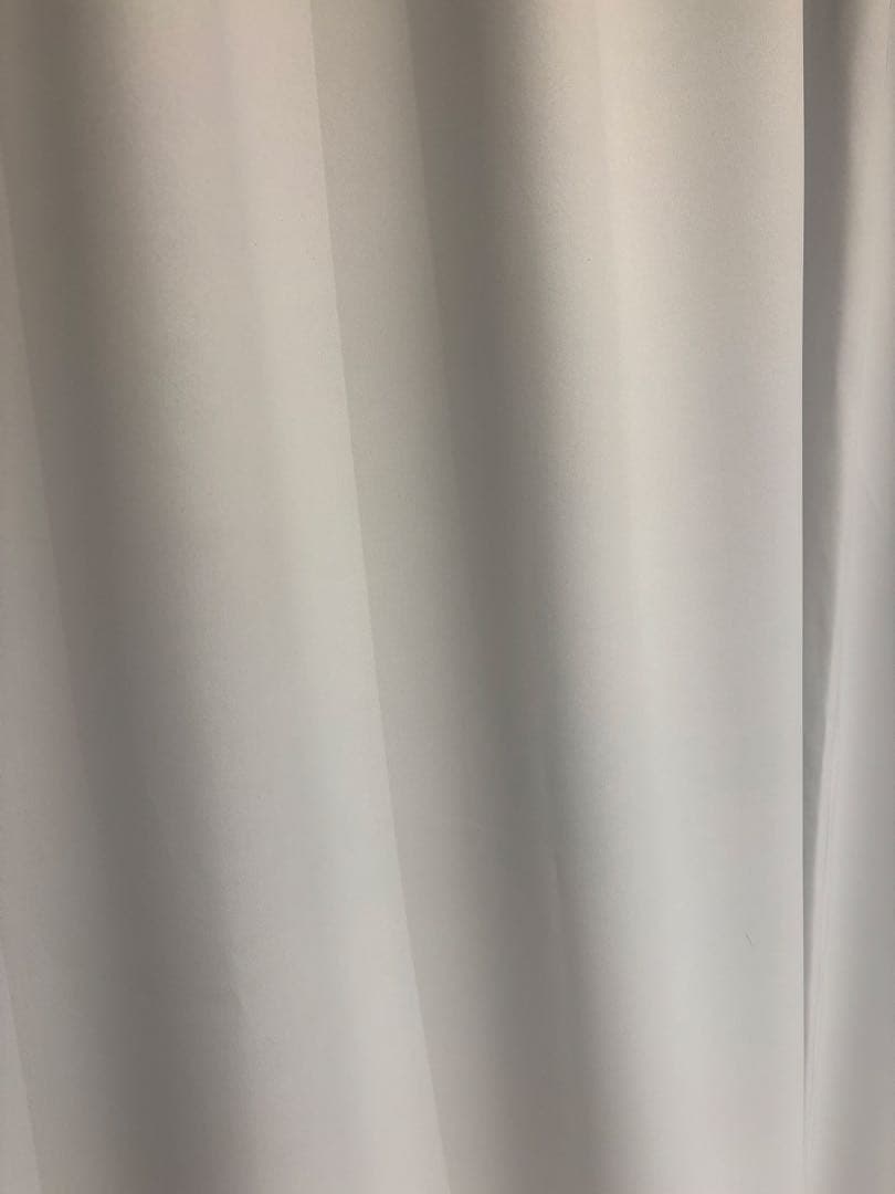 【新品未使用】1級遮光カーテン （カラー:スノーグレー）