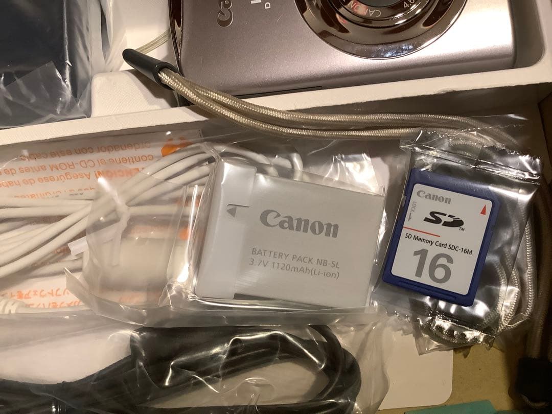 美品　Canon　IXY900IS　デジタルカメラ