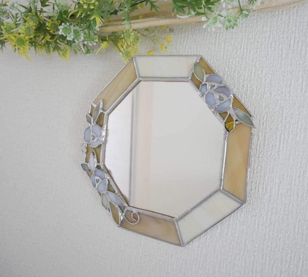 *✴︎:.。ベージュの白い小花の八角形鏡♪　（size20㎝/Max21㎝）