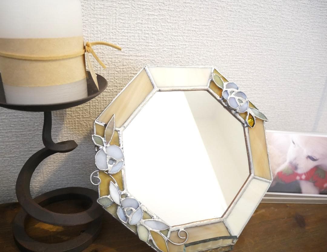 *✴︎:.。ベージュの白い小花の八角形鏡♪　（size20㎝/Max21㎝）