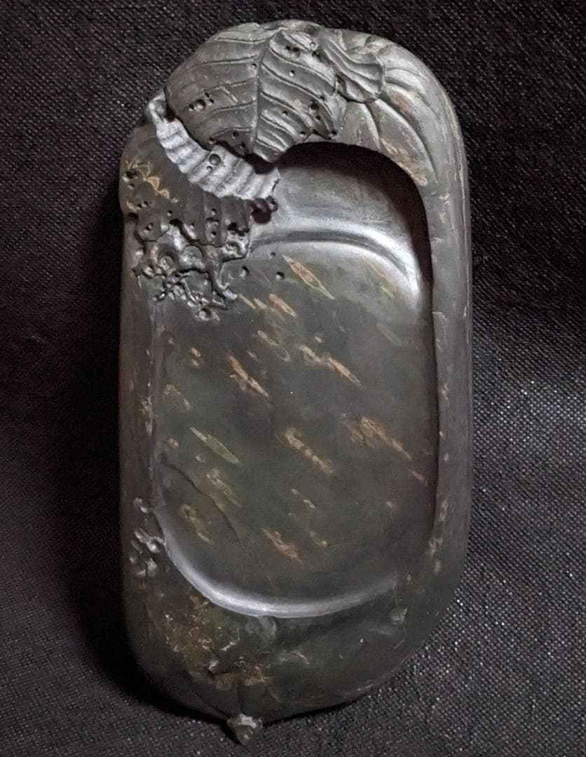 【歙州瓜葉文天成硯】◆金星金暈・金花紋の琅玕美石◆唐木箱◆8.5吋◆龍尾山芙蓉渓