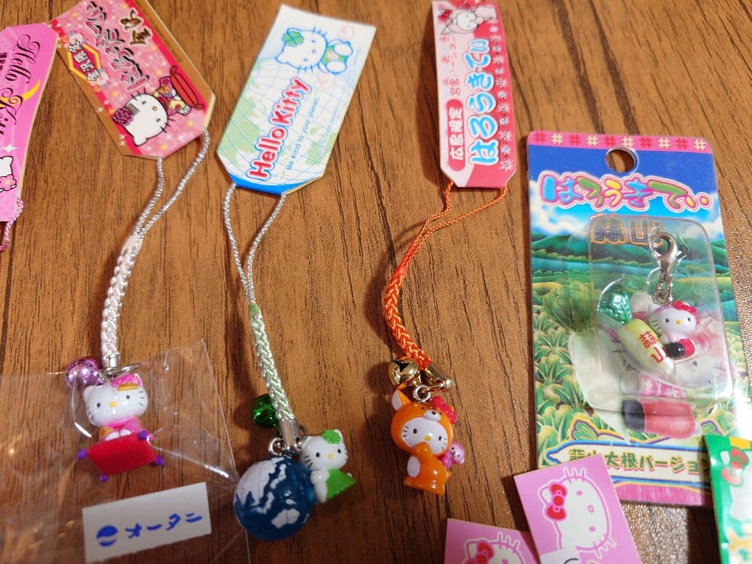 ハローキティ ご当地根付けストラップセット まとめ売り 12本