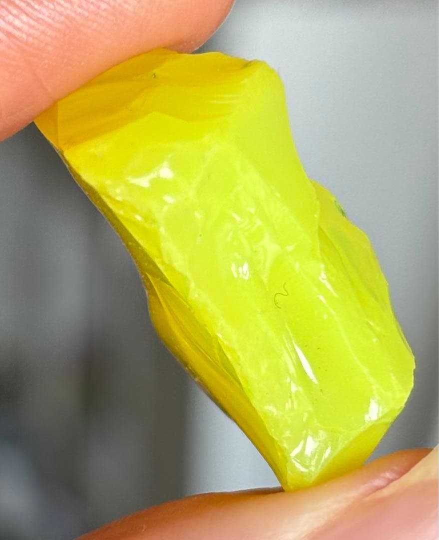 アンダラクリスタル　イエロー　シエラネバダ産　握り石