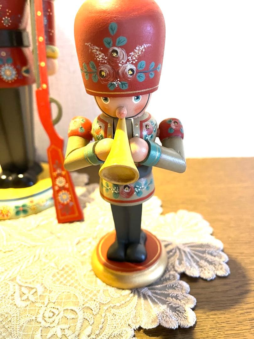 くるみ割り人形　兵隊大と音楽隊　4体セット