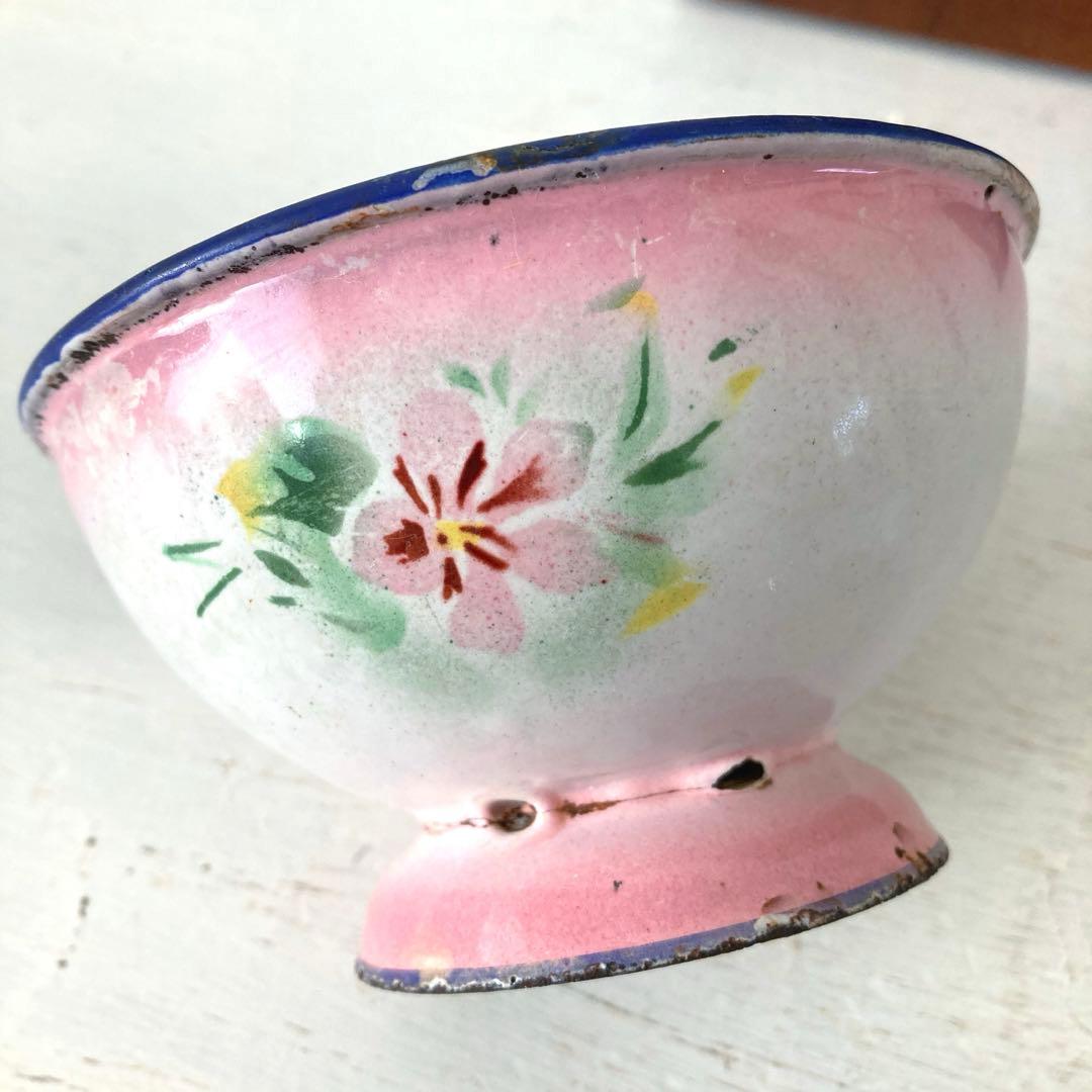 ぷ*い様 フランスアンティーク☘️ホーロー レア ピンク花柄トレイ ボウル