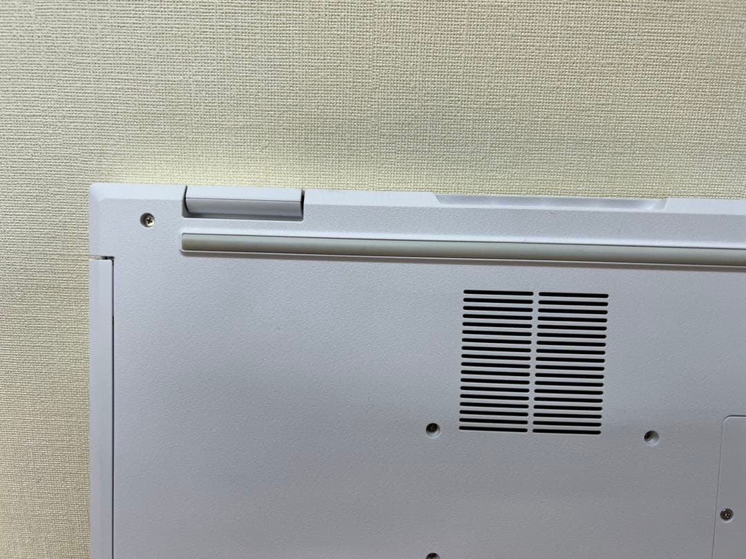 NEC LAVIE N16 N1671/HAW パールホワイト