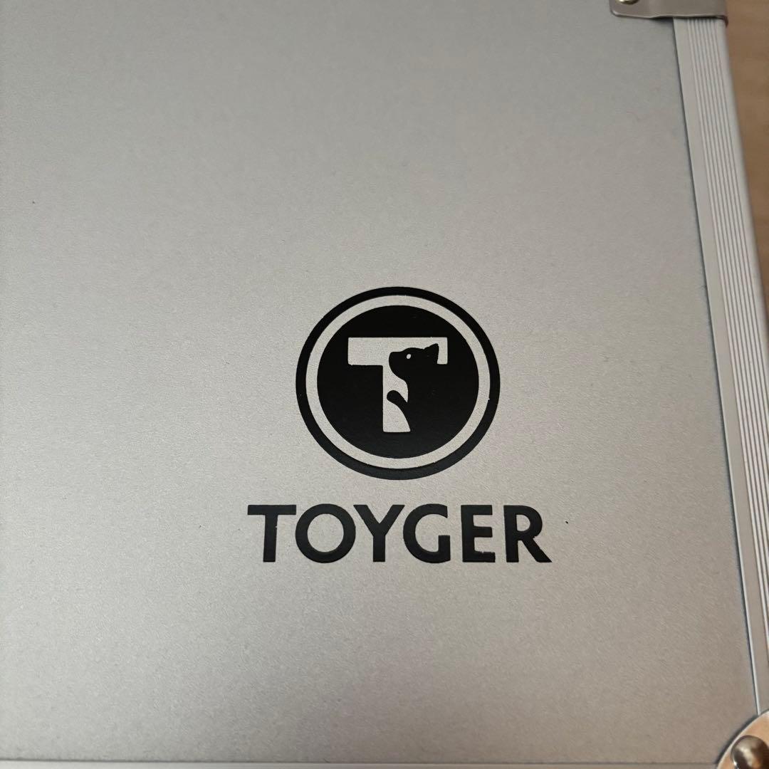 TOYGER CEO Storage アタッシュケース　シルバー