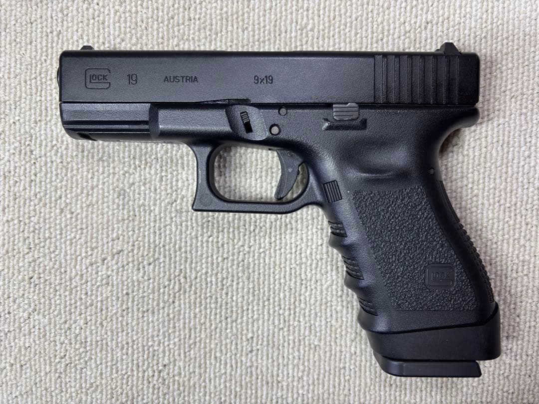 東京マルイ グロック19 サードジェネレーション 新品予備マガジン付き　G19
