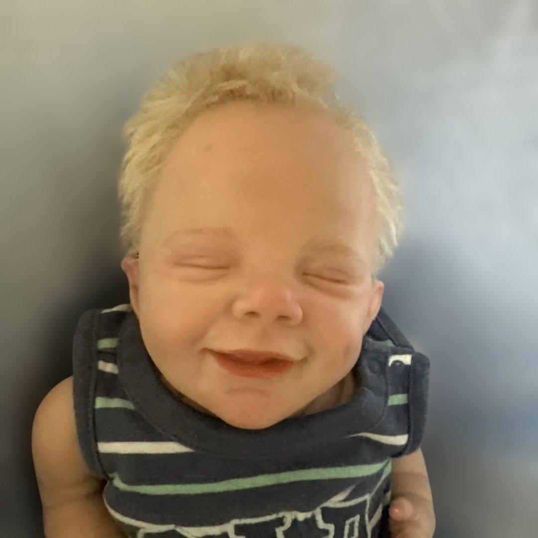 リボーンドール　笑顔の赤ちゃん人形 青白ストライプ 約40cm