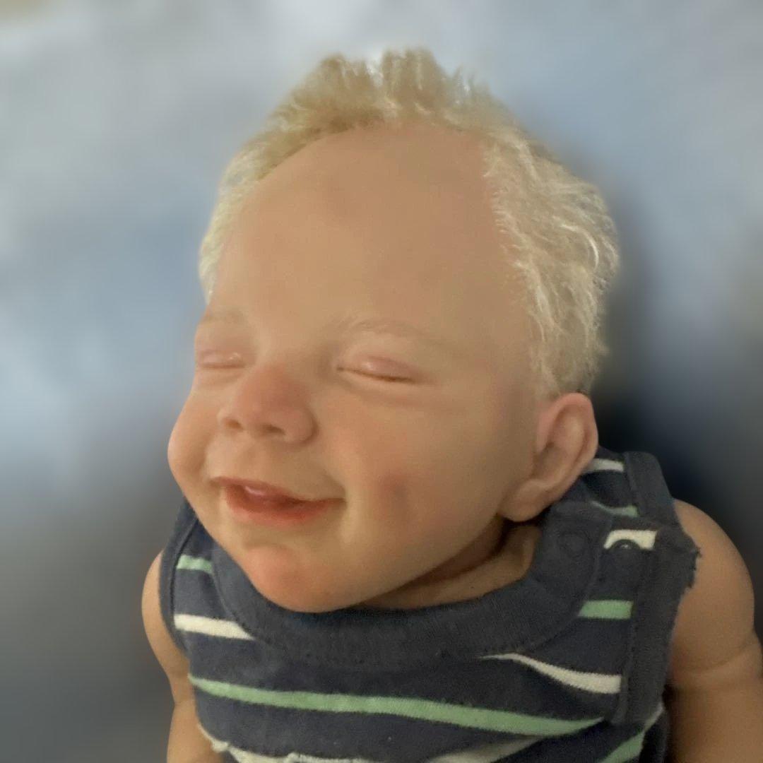 リボーンドール　笑顔の赤ちゃん人形 青白ストライプ 約40cm