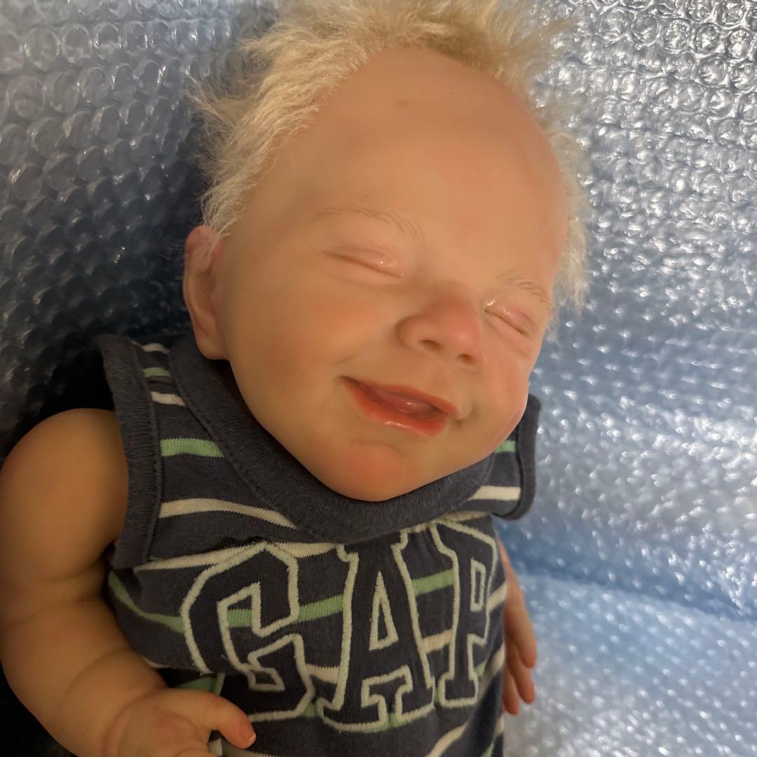 リボーンドール　笑顔の赤ちゃん人形 青白ストライプ 約40cm