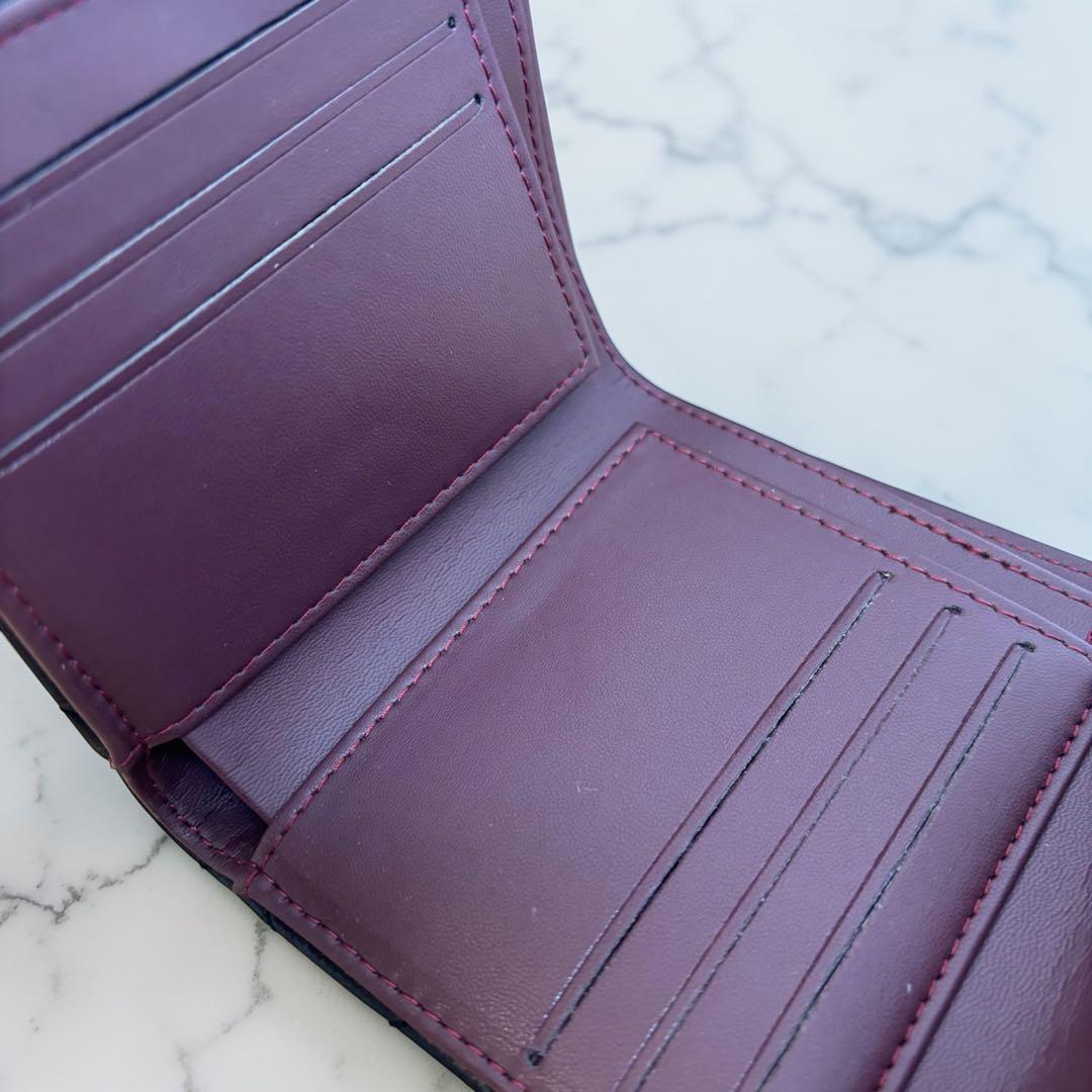 【新品・未使用】ゴールドロゴ二つ折財布ラムスキンポケット