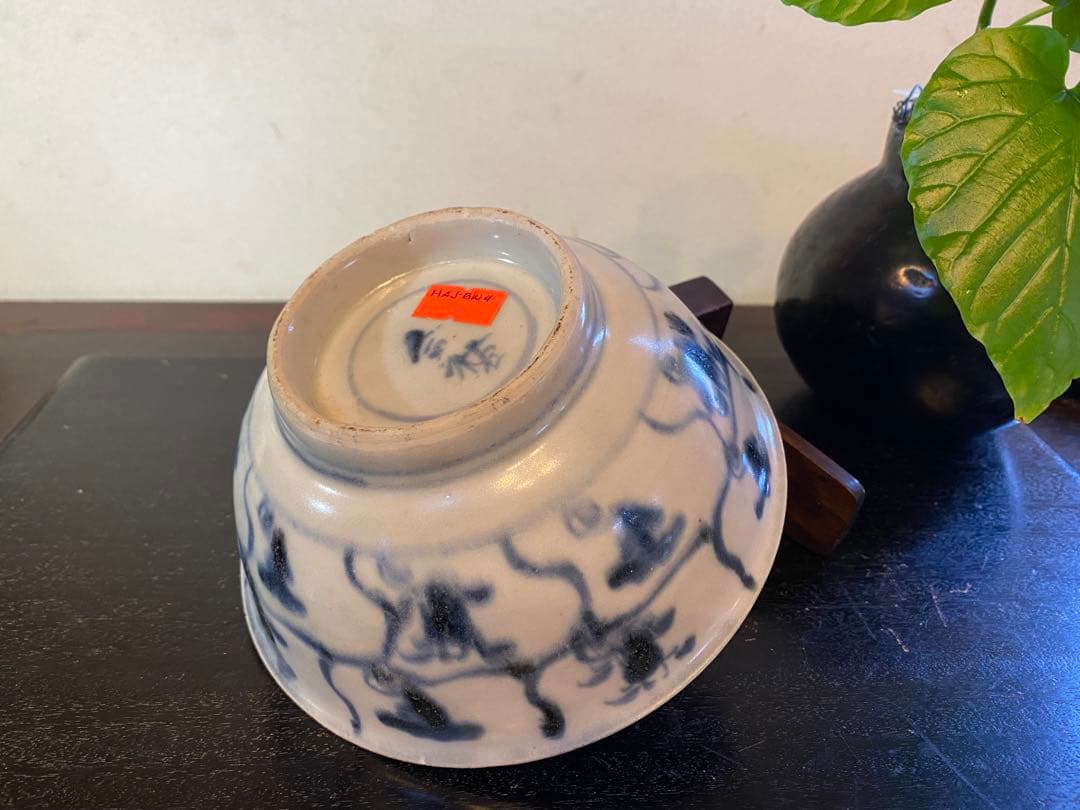 希少・アンティーク・徳化窯 ・古染付・六輪蓮文椀・唐木鑑賞台付２点セット