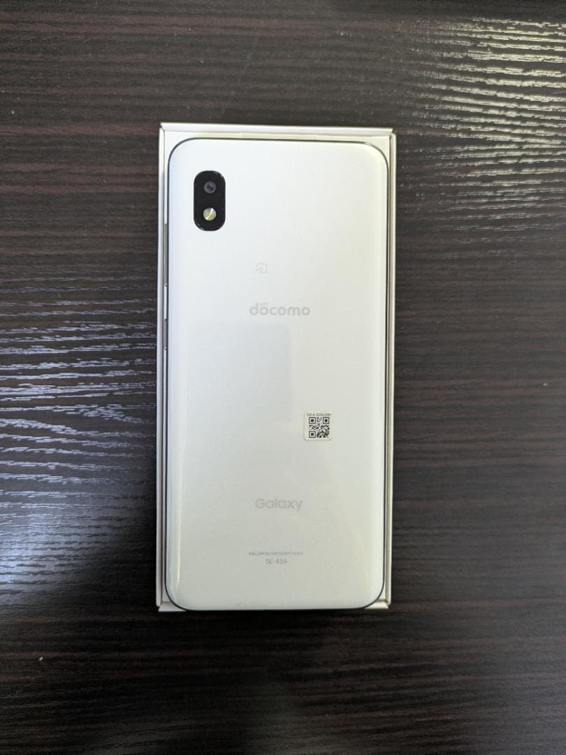 docomo Galaxy A21 ホワイト 手帳ケース付き